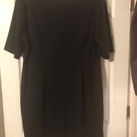 Connected Woman Panel Dress - Picture 4 of 4